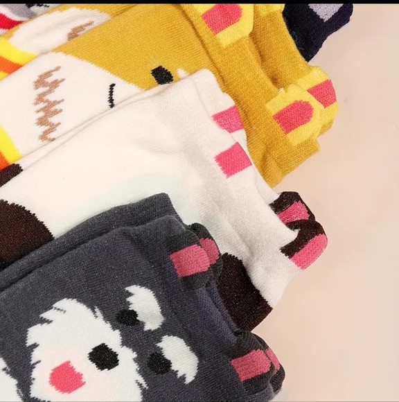 5 Pairs of Doggy Socks - Picture 3 of 5